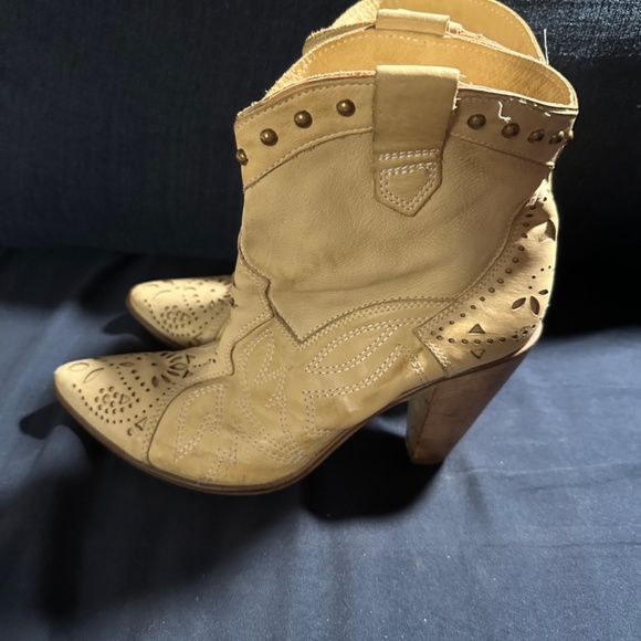 Cowboy Boots, Italian Made Leather Yellow Ankle Booties  Size 41 - Picture 6 of 13